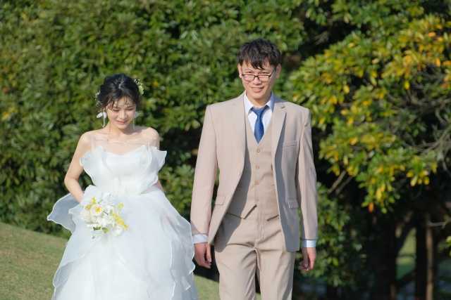 結婚する男女