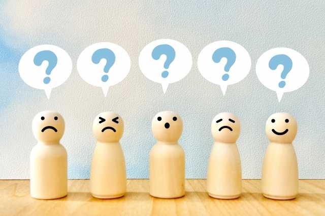 疑問をもつ人々のイメージ画像
